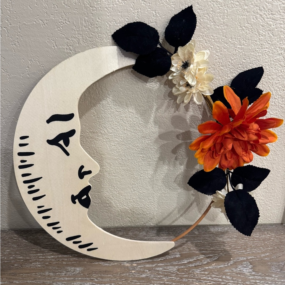 TARGET NWT Halloween novelty fall wreath moon with flowers